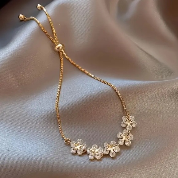 💛 NEW Gold 18k Adjustable Flower Beads Chain Luxury Elegant Floral Bracelet - Picture 2 of 5